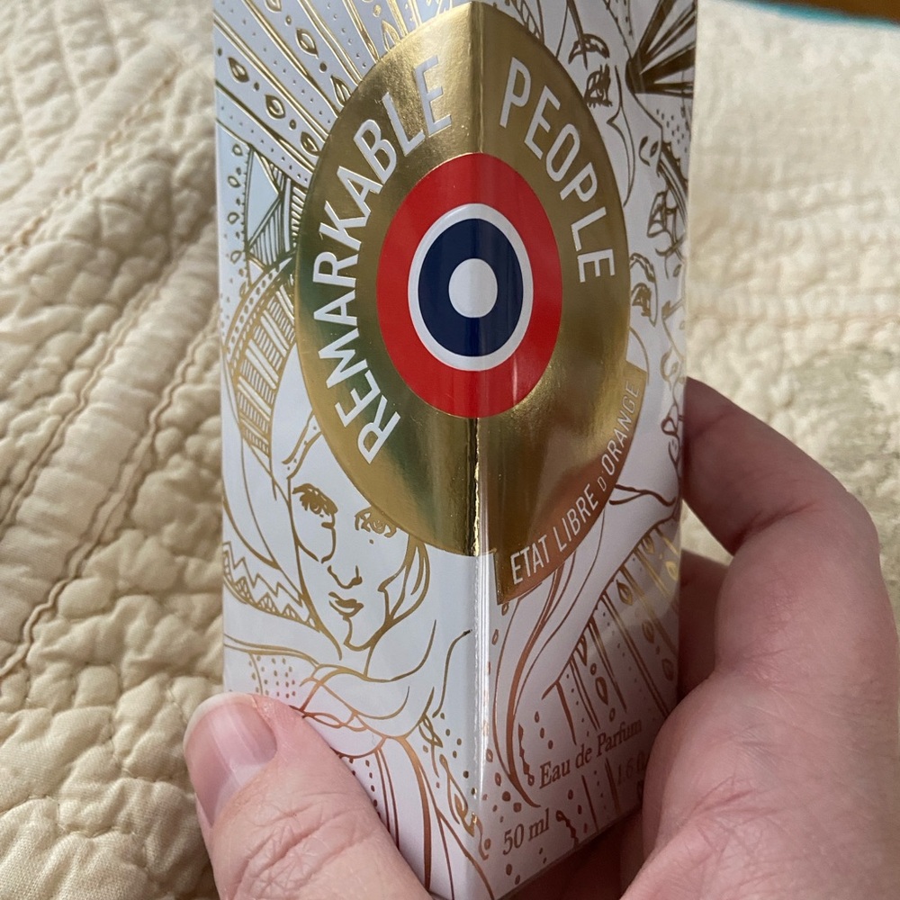 Remarkable People Eau de Parfum - Gold and White